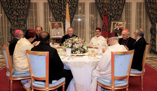 الملك يقيم مأدبة عشاء رسمية على شرف الوفد المرافق للبابا فرانسيس