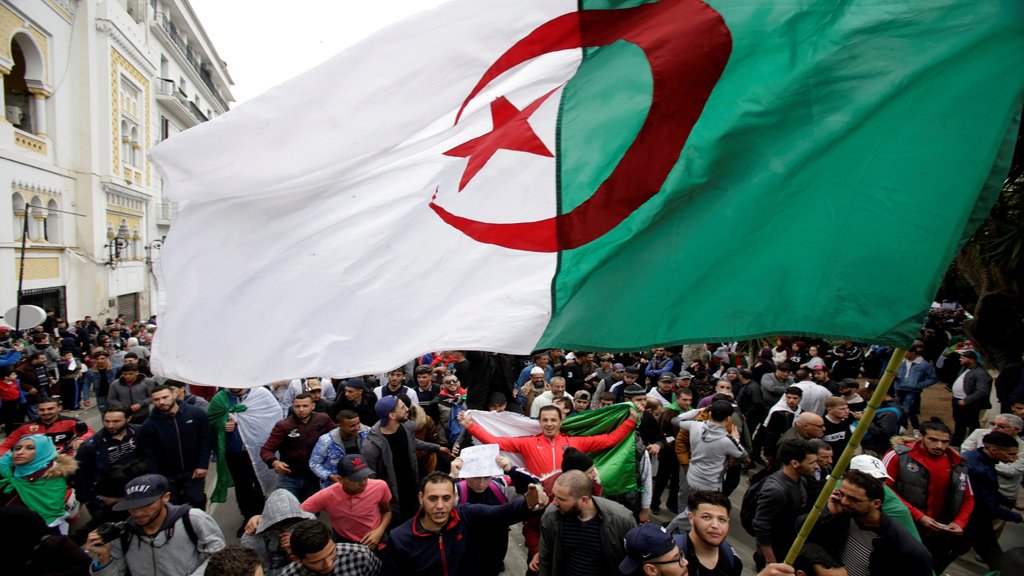 السوسي: الشعب الجزائري قدم درسا في المسؤولية وفضح النظام