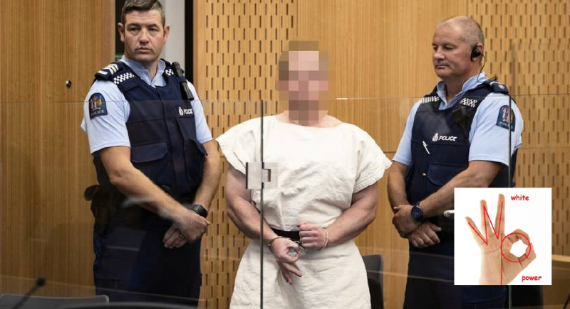 بالفيديو: سفاح المسجدين في نيوزيلندا يتعمّد استفزاز المسلمين داخل المحكمة..