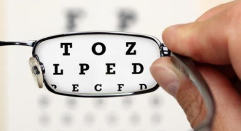 يبشّر بحل مشاكل 2.2 مليار من ضعاف البصر.. نجاح تجربة زرع عيون إلكترونية في الأغنام