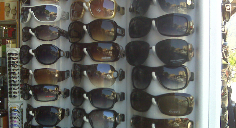 نظارات الشمس رخيصة الثمن قد تسبب العمى !