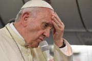 البابا فرانسيس يستنكر من جديد الأسلاك الشائكة حول سبتة ومليلية