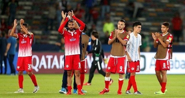 بعثة الوداد تصل إلى تونس.. والبنزرتي يكتفي بحصة تدريبية واحدة