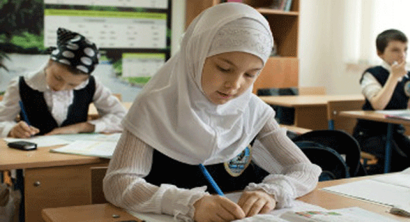 النمسا تمنع إرتداء الحجاب بالمدارس
