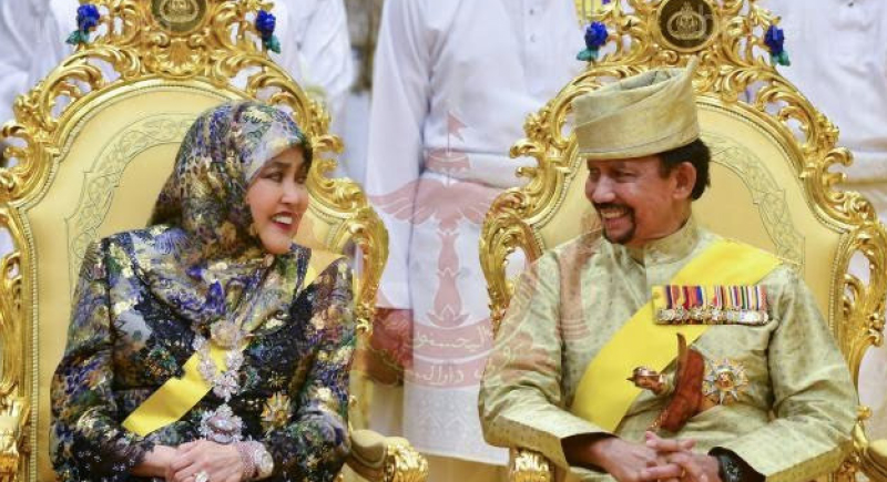 سلطان بروناي يتخذ قرارا جديدا بشأن المثليين بمناسبة شهر رمضان