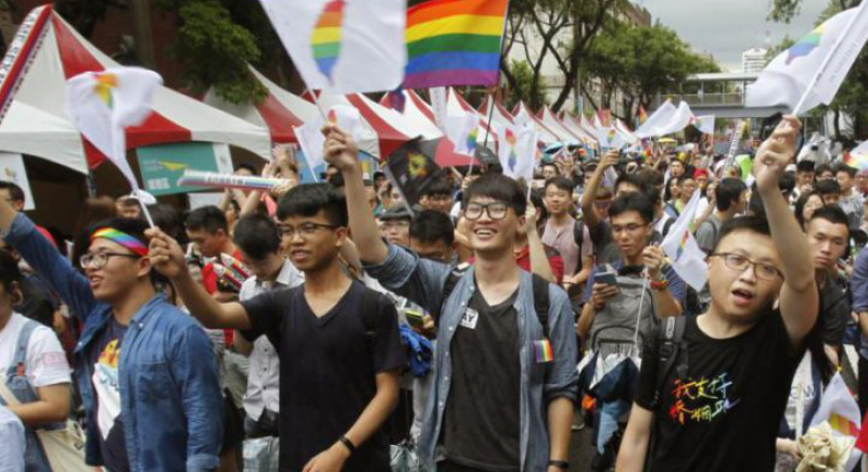 أول دولة آسيوية تشرّع زواج المثليين !