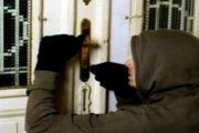 أمن مكناس يوقف عصابة متخصصة في سرقة المنازل