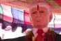 هندي يعبد ترامب.. يعتبر الرئيس الأمريكي إلها ويقيم معبدا له (فيديو)