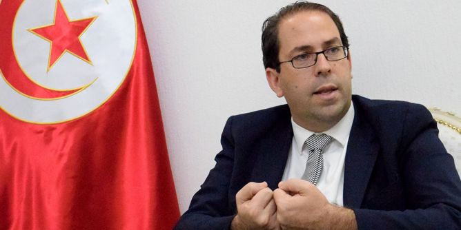 رئيس الحكومة التونسية يدخل على خط قرار 