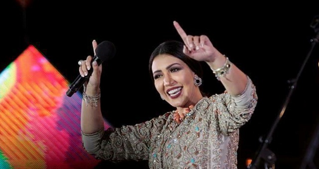 بالسعودية.. أسماء لمنور تغني لجمهور جدة في أول حفل علني لها