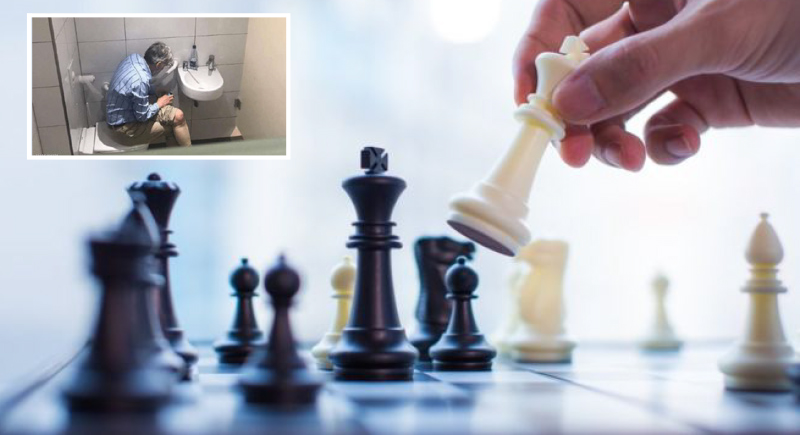 اتهام لاعب شطرنج بالغش خلال بطولة دولية بسبب صورة في المرحاض