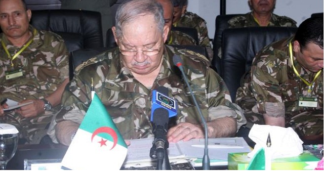 الجزائر.. تغييرات جديدة في الجيش لمحاولة حل الأزمة