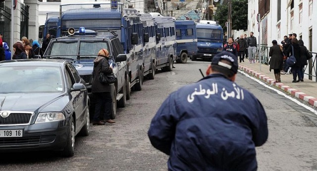 الجزائر.. أحداث عنف والأمن متهم بإطلاق النار على محتجين