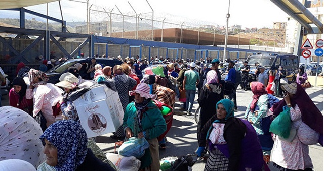 العمال المغاربة في سبتة ومليلية المحتلتين يطالبون حكومة أخنوش بتوفير وظائف مؤقتة