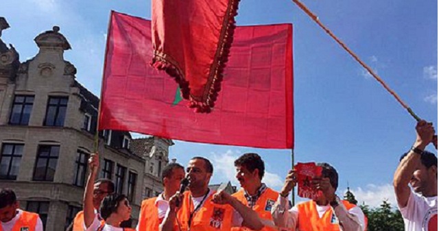 جمعيات مغاربة أوروبا تدين تدنيس العلم الوطني بباريس