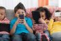 عواقب صادمة لإدمان الأطفال على الهواتف الذكية