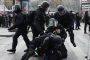 فرنسا: السجن وغرامة مالية لشرطي صفع متظاهرا