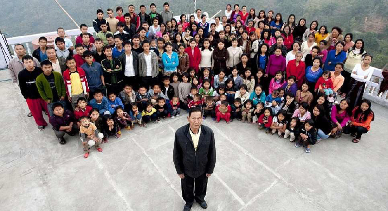 عائلة زيونا تشانا.. 39 زوجة وأكثر من 100 طفل وحفيد