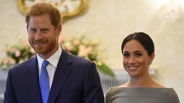الأمير هاري وزوجته يتجهان للتخلي عن المهام الملكية والاستقلال المالي