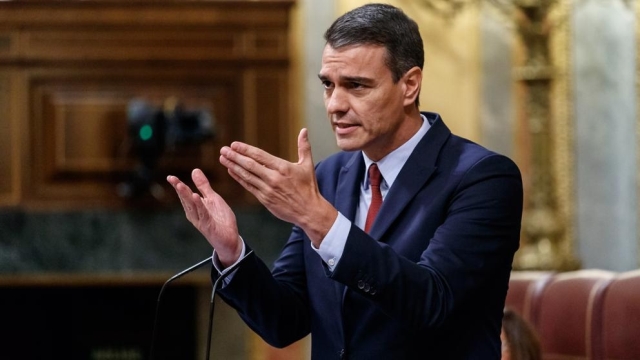 اتفاق حذر بين الاشتراكيين واليسار الجمهوري ينهي مرحلة من الأزمة الحكومية في إسبانيا؟