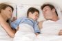 نوم الطفل مع والديه.. خطأ شائع يضر الصغار والكبار