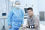 مستشفى فيتنام العسكري تجري أول عملية زرع يد في العالم من متبرع حي