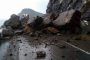 انهيارات صخرية كثيفة تقطع الطريق بين تطوان والحسيمة‎