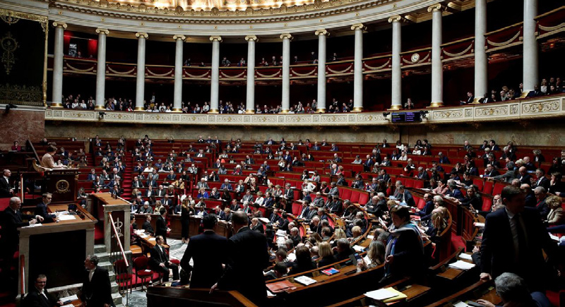 فرنسا تعتمد رسميا قانون 'مكافحة الإسلام الانفصالي'