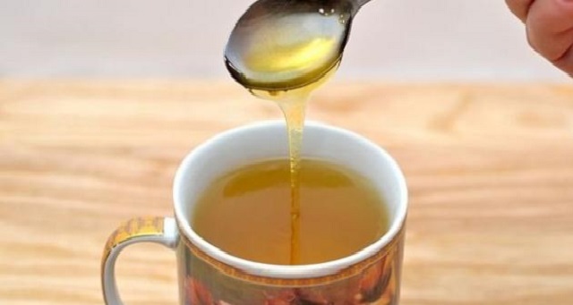فوائد شرب العسل مع الماء على الريق
