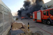 طنجة.. اندلاع حريق مهول بمصنع في المنطقة الصناعية (فيديو)