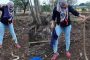 سيدة هندية تغامر بحياتها من أجل إنقاذ كوبرا (فيديو)
