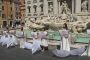 مظاهرة بفساتين الأعراس ضد تشديد القيود على حفلات الزفاف في إيطاليا (فيديو)