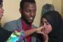 شاب يتزوج امرأتين برضاهما في يوم واحد (فيديو)