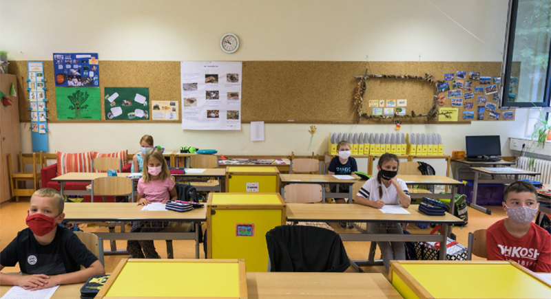 فرنسا: إغلاق 81 مدرسة و2100 قسم بسبب إصابات كورونا