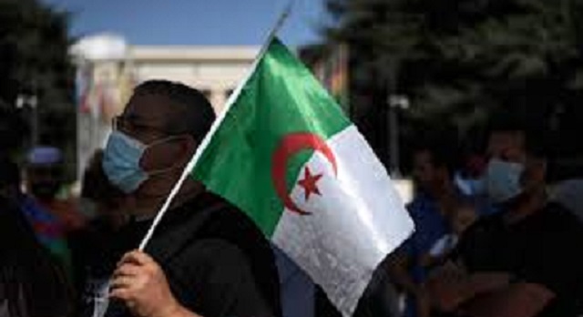 الجزائر.. جدل واتهامات بين الموالاة والمعارضين بخصوص تعديل الدستور