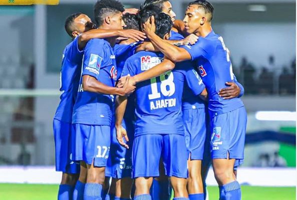 البطولة الاحترافية.. الرجاء يقتنص فوزًا ثميناً والوداد يواصل المطاردة (فيديو)