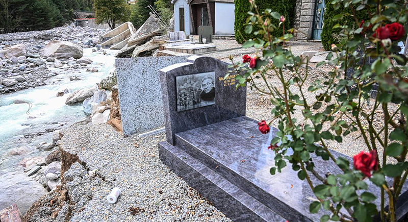 فرنسا: الفيضانات تجرف الجثث من المقابر