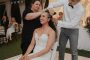 عروس تحلق شعرها يوم الزفاف تضامنا مع أمها المريضة بالسرطان (فيديو)