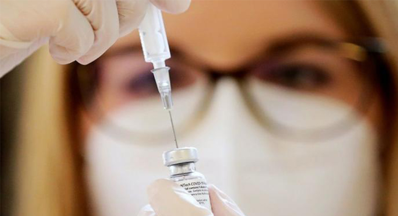 أبرز خبراء الأوبئة بأمريكا يؤيد جرعة ثالثة لفيروس كورونا
