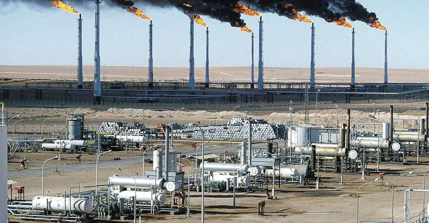 ضربة موجعة.. انخفاض الإيرادات النفطية في الجزائر خلال 2020