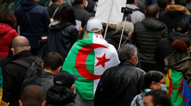 الجزائر.. النظام يواصل إدانة نشطاء الحراك الشعبي
