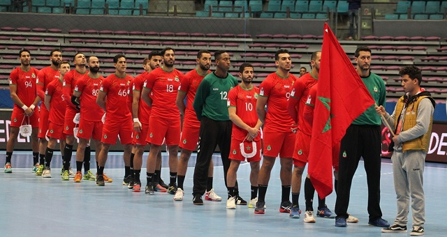بعثة المنتخب المغربي لكرة اليد تحط الرحال بالأراضي المصرية
