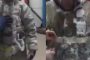 في درجة حرارة -52.. رجل إطفاء روسي يعجز عن خلع ملابسه (فيديو)