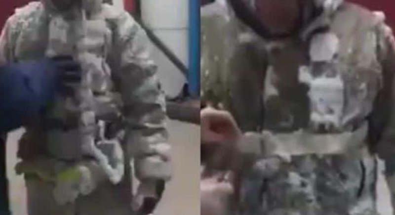في درجة حرارة -52.. رجل إطفاء روسي يعجز عن خلع ملابسه (فيديو)