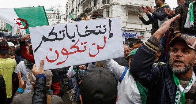 الجزائر.. خروج مظاهرات حاشدة للمطالبة بتغيير النظام