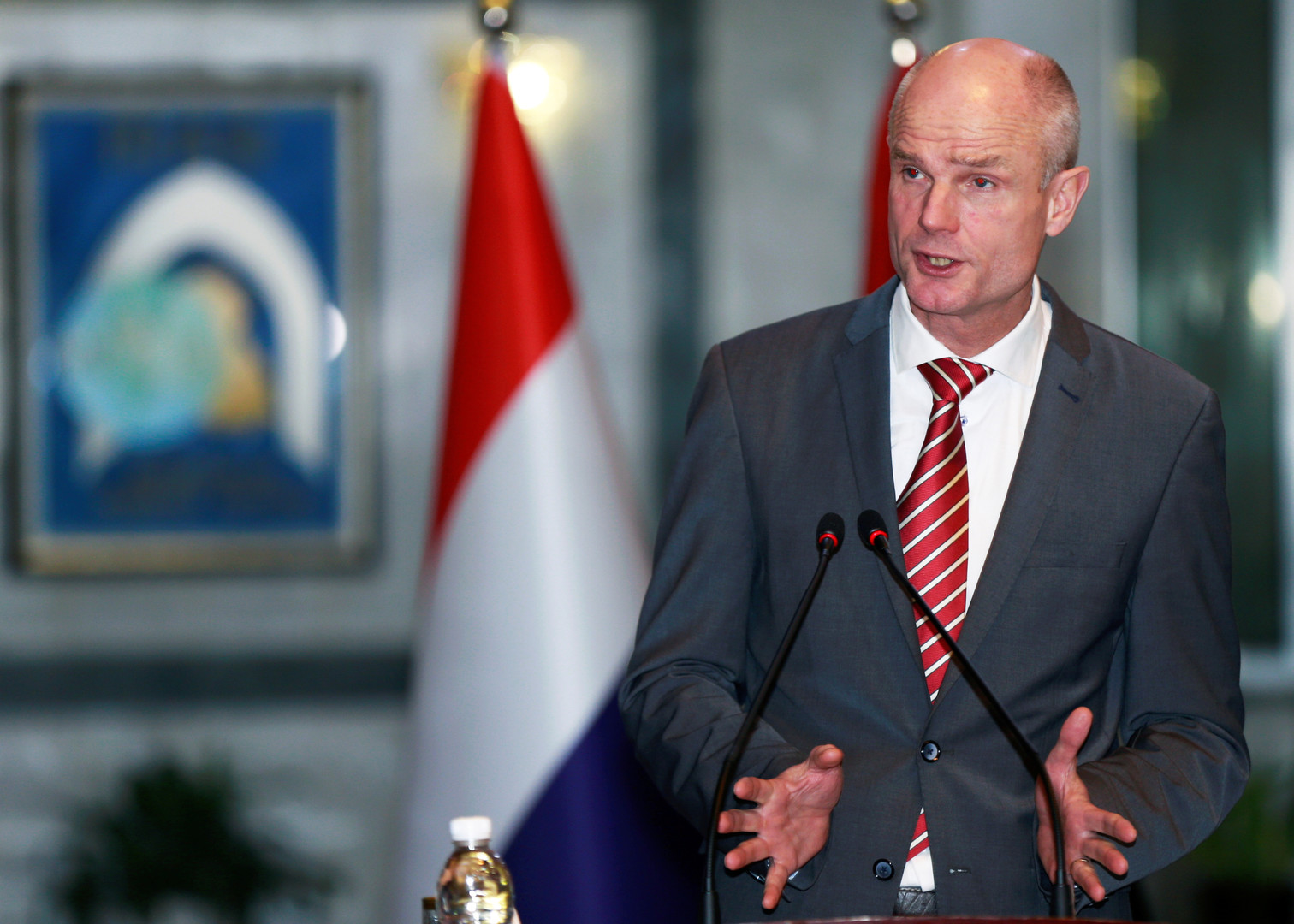 الحكومة الهولندية تدين الأحداث التي وقعت في قنصليتين مغربيتين