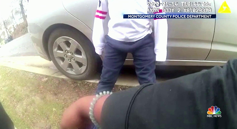سبّبت له صدمة كبيرة: الشرطة تضع أصفادا لطفل الـ5 سنوات (فيديو)