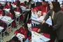 رد فعل معلمة يابانية تجاه طالبة نائمة في حجرة الدراسة (فيديو)