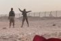 لقي المقطع انتقادات واسعة.. مجندتان إسرائيليتان ترقصان لجنديين مصريين على الحدود (فيديو)