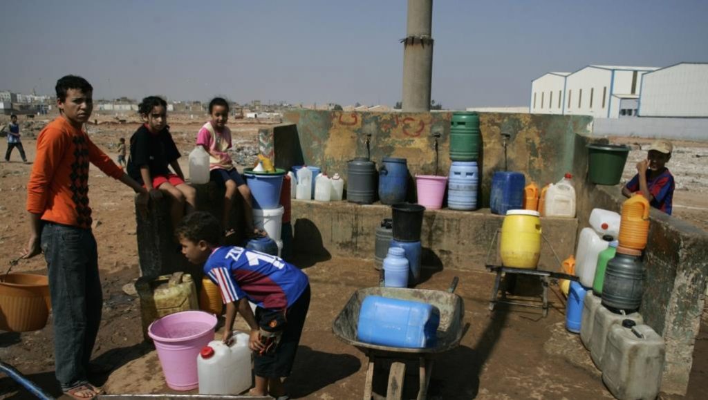 بالفيديو.. انقطاع المياه في الجزائر يفجر احتجاجات عارمة